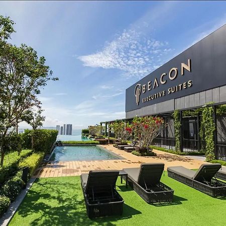 Skypool With Seaview 8Pax Beacon Executive Suites - Georgetown City Centre - 3Km To Komtar المظهر الخارجي الصورة