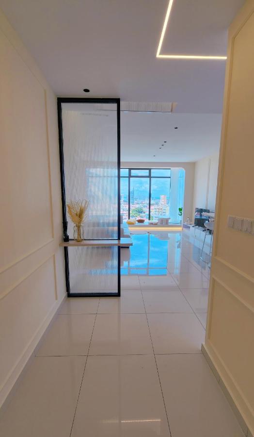 Skypool With Seaview 8Pax Beacon Executive Suites - Georgetown City Centre - 3Km To Komtar المظهر الخارجي الصورة