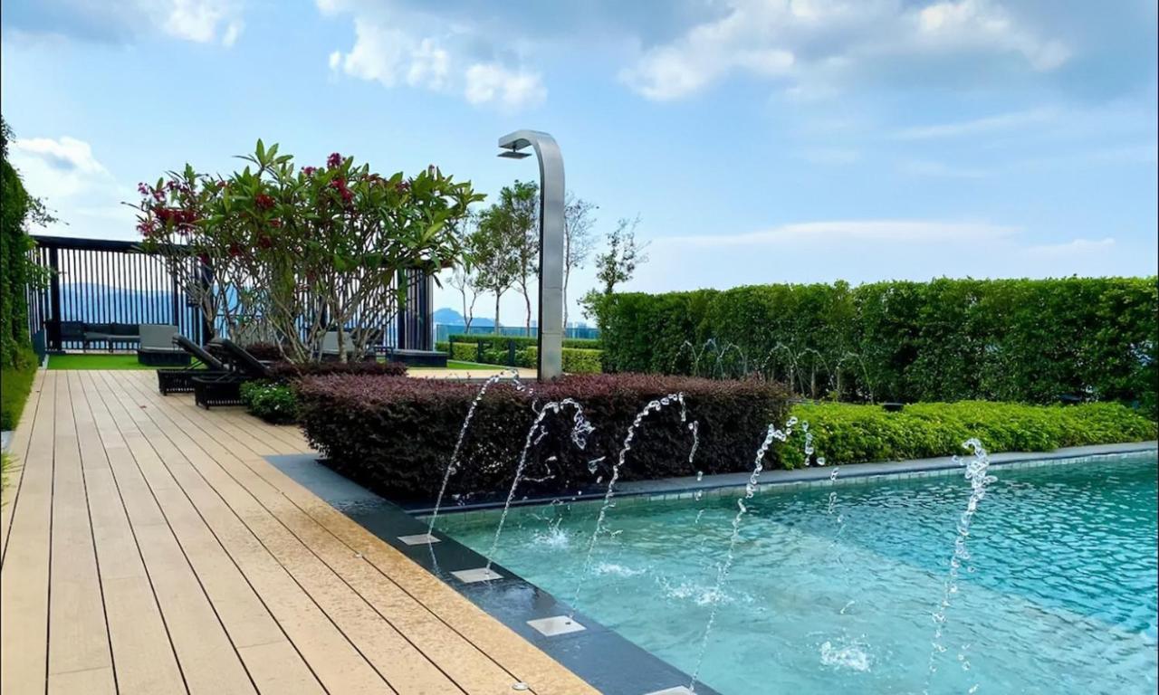 Skypool With Seaview 8Pax Beacon Executive Suites - Georgetown City Centre - 3Km To Komtar المظهر الخارجي الصورة
