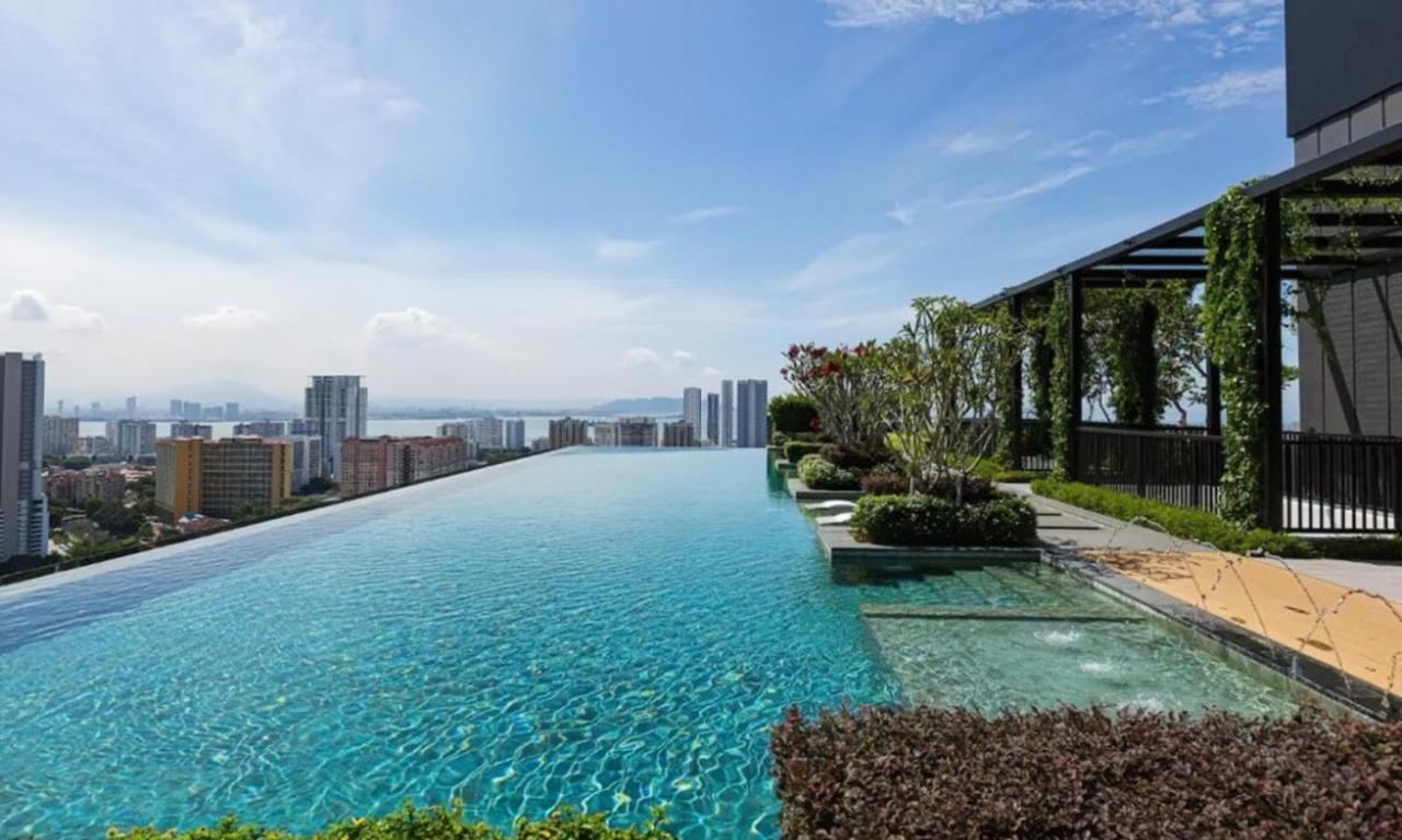 Skypool With Seaview 8Pax Beacon Executive Suites - Georgetown City Centre - 3Km To Komtar المظهر الخارجي الصورة