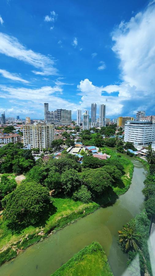 Skypool With Seaview 8Pax Beacon Executive Suites - Georgetown City Centre - 3Km To Komtar المظهر الخارجي الصورة