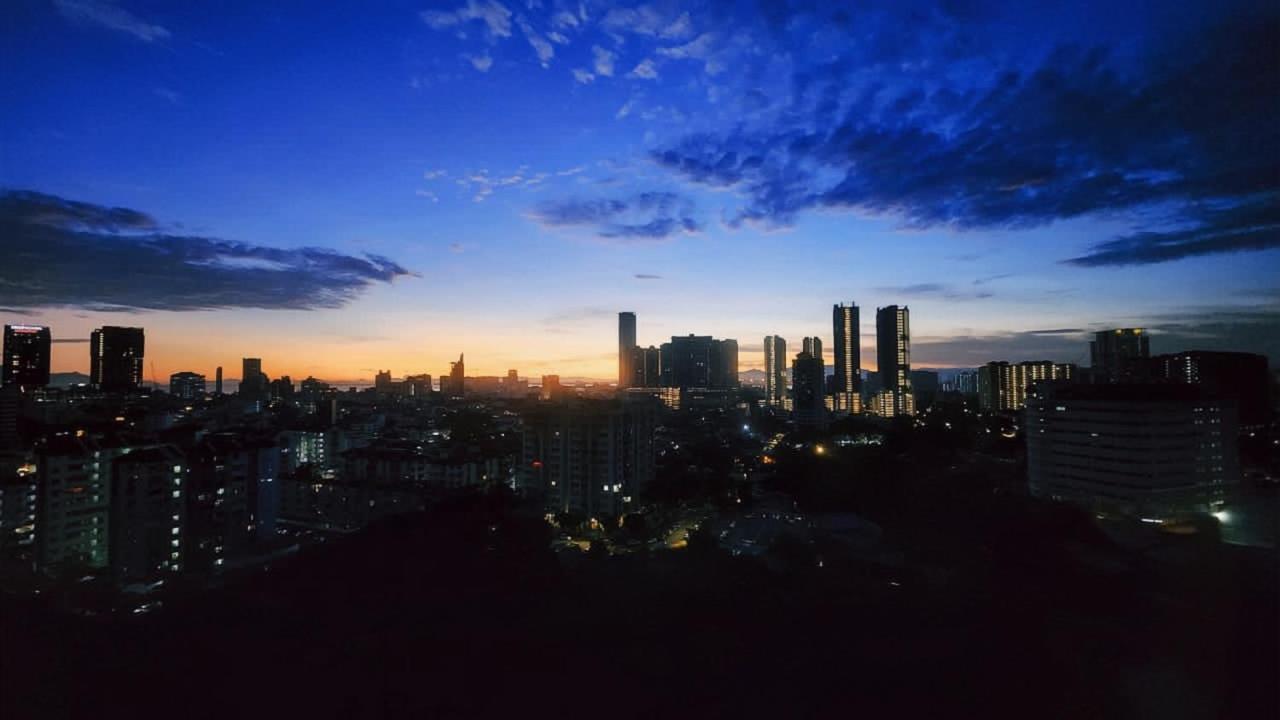Skypool With Seaview 8Pax Beacon Executive Suites - Georgetown City Centre - 3Km To Komtar المظهر الخارجي الصورة