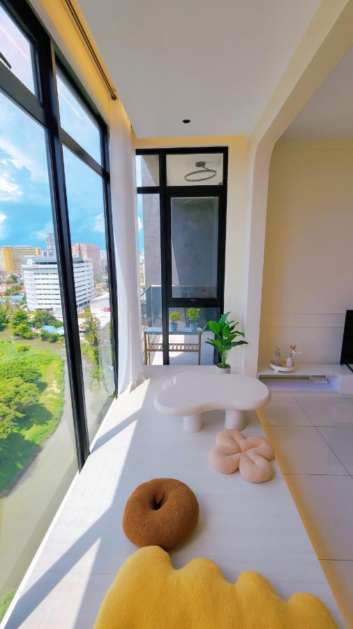 Skypool With Seaview 8Pax Beacon Executive Suites - Georgetown City Centre - 3Km To Komtar المظهر الخارجي الصورة