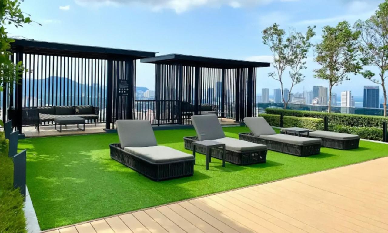 Skypool With Seaview 8Pax Beacon Executive Suites - Georgetown City Centre - 3Km To Komtar المظهر الخارجي الصورة