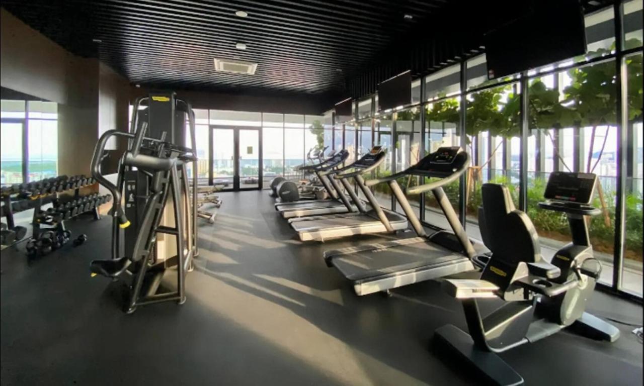 Skypool With Seaview 8Pax Beacon Executive Suites - Georgetown City Centre - 3Km To Komtar المظهر الخارجي الصورة