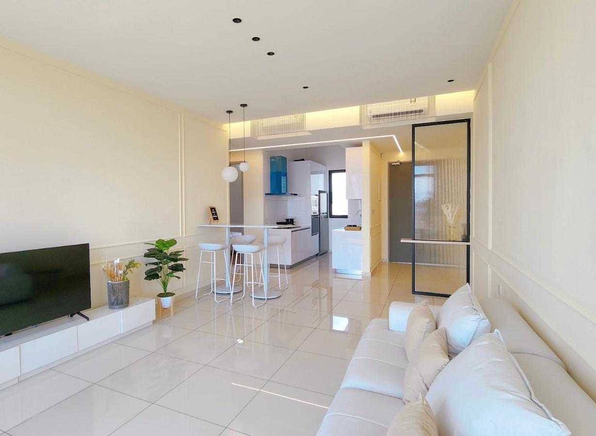 Skypool With Seaview 8Pax Beacon Executive Suites - Georgetown City Centre - 3Km To Komtar المظهر الخارجي الصورة